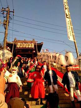 威勢の良い掛け声が聞こえてきます。