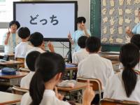 手話を体験している写真